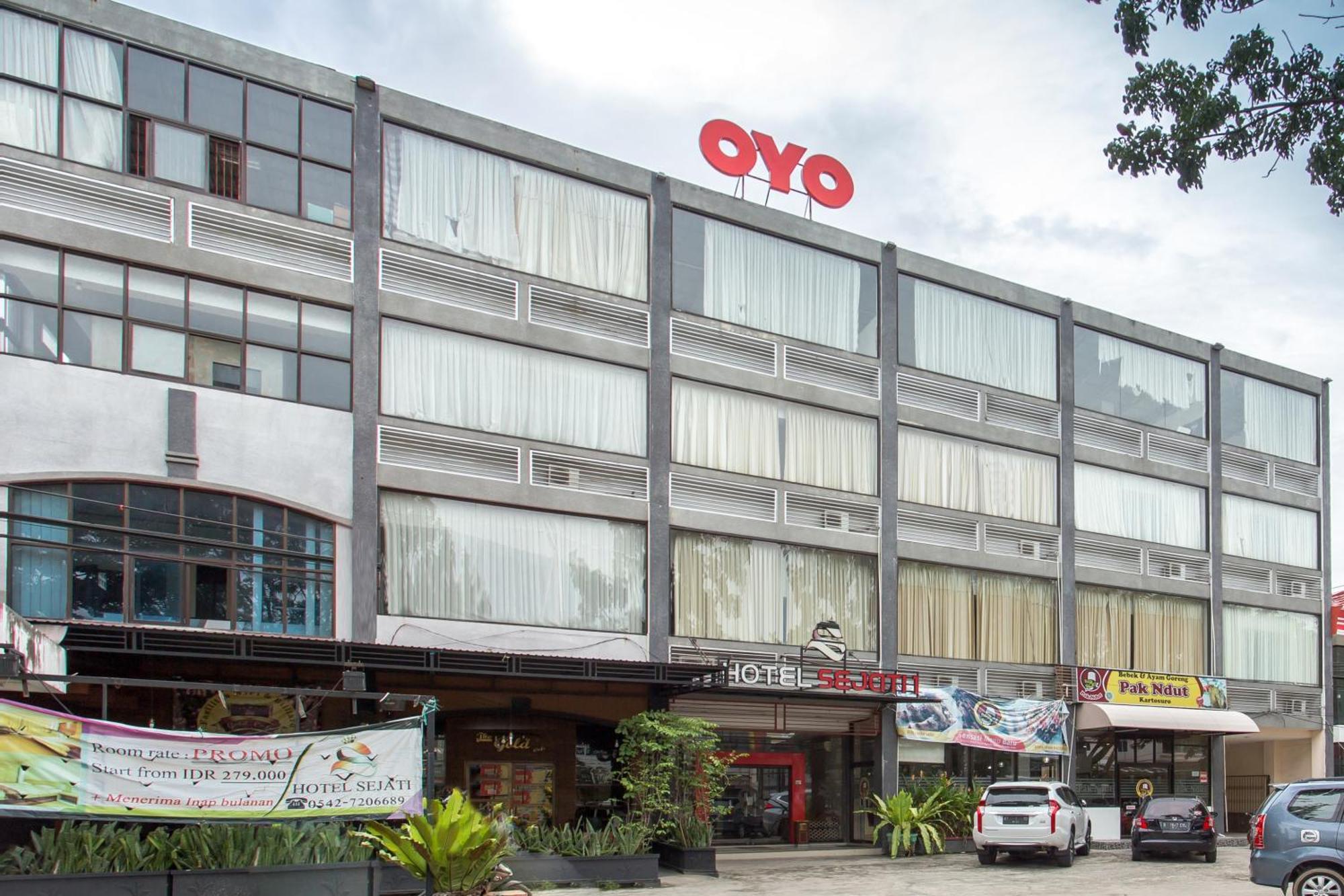 Oyo 663萨哈提酒店 巴厘巴板 外观 照片